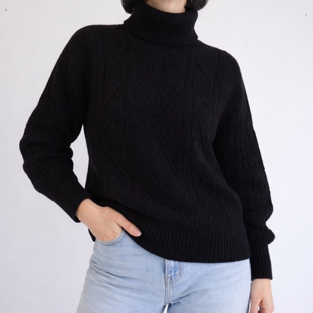 Aritzia Sunday Best Black Turtleneck Ribbed Knit Minimalist Preppy Sweater L